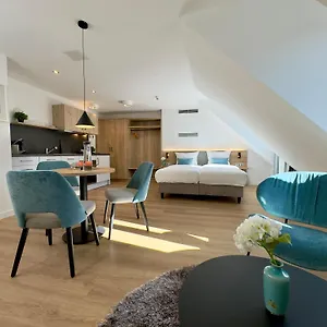 Living & Serviced By Blauer Wolf Appartement